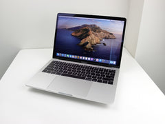 💻 ✨ Apple MacBook Pro 2017 – Sleek Performance for Everyday Pros 💻🍎