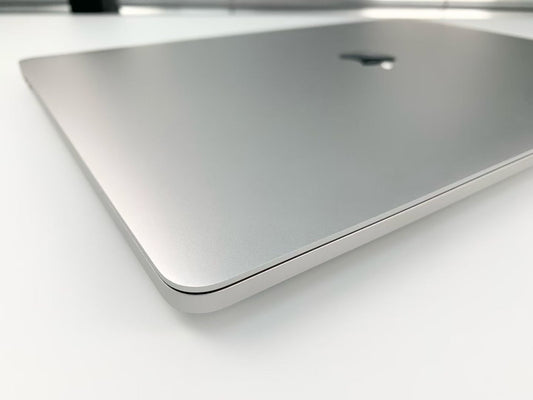 💻 🔥 Apple MacBook Pro 2017 – i7 Powerhouse with Pro Graphics 💻🍎