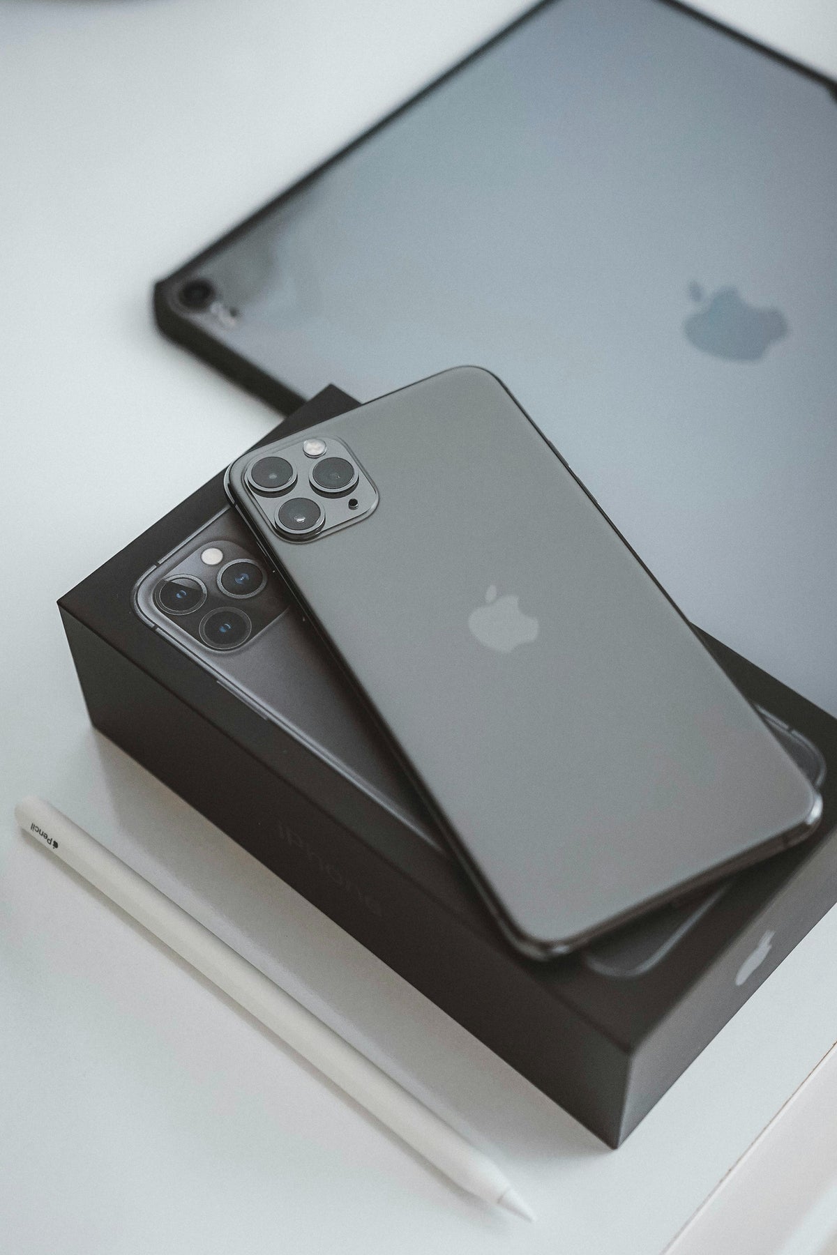 📱✨ Apple iPhone 11 Pro Max – Premium Build, Pro-Grade Photography